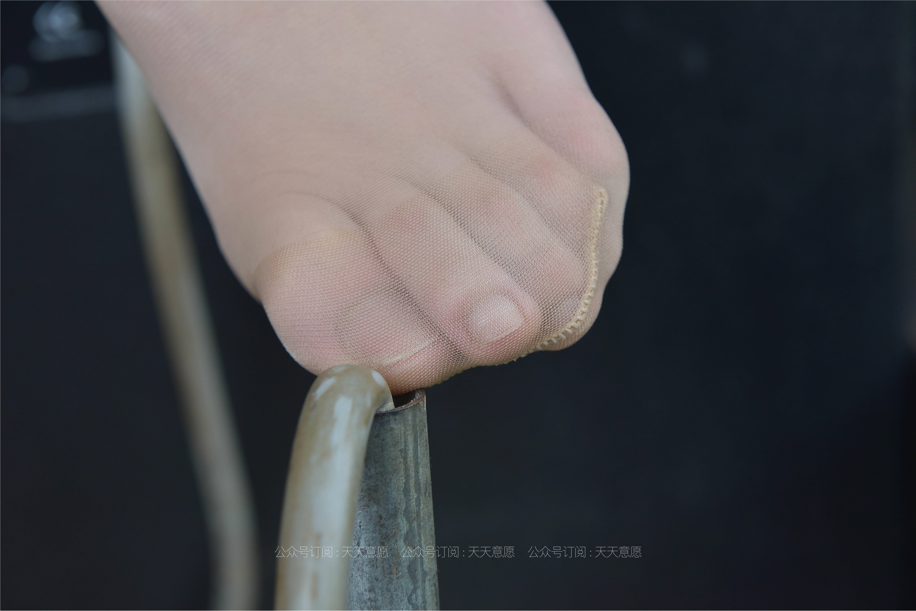 IESS异思趣向 - 模特：潇潇《红裙职业装展示》